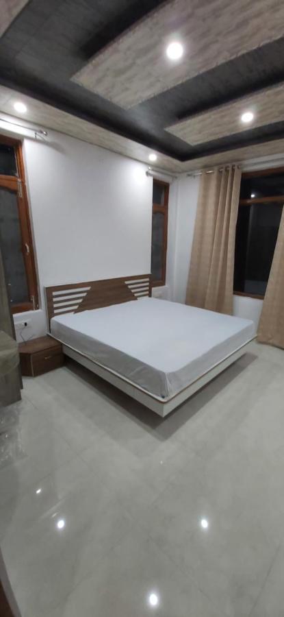 Solitude Inn Bnb Шімла Екстер'єр фото